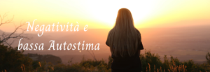 donna-che-guarda-il-tramonto