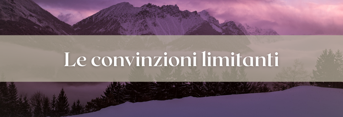 montagne con vette innevate