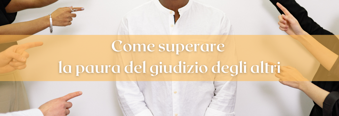 persona additata e giudicata dagli altri